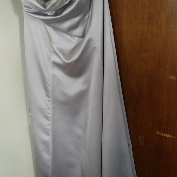 Prom gown - Picture 1 of 3